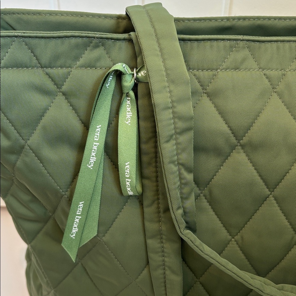 Vera Bradley Green Quilted Zip Tote Bag Pockets Travel Weekend Beach 48hr NEW - Picture 4 of 15